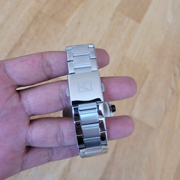 CURREN Stylish Chronograph Stainless Steel Watch for Men - Picture 7 of 10